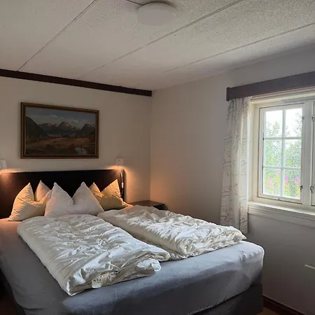 Large With Stunning Views! *